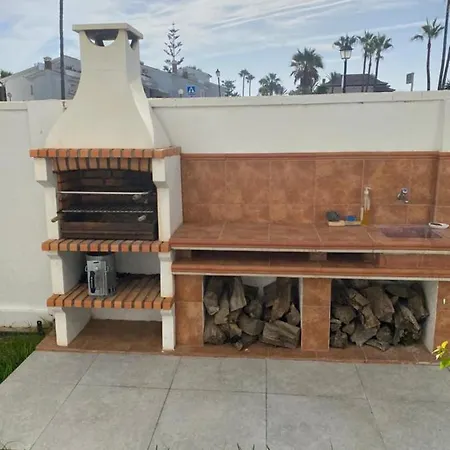 Frontline Townhouse El Rosario- 4 Bedrooms Ferienhaus *