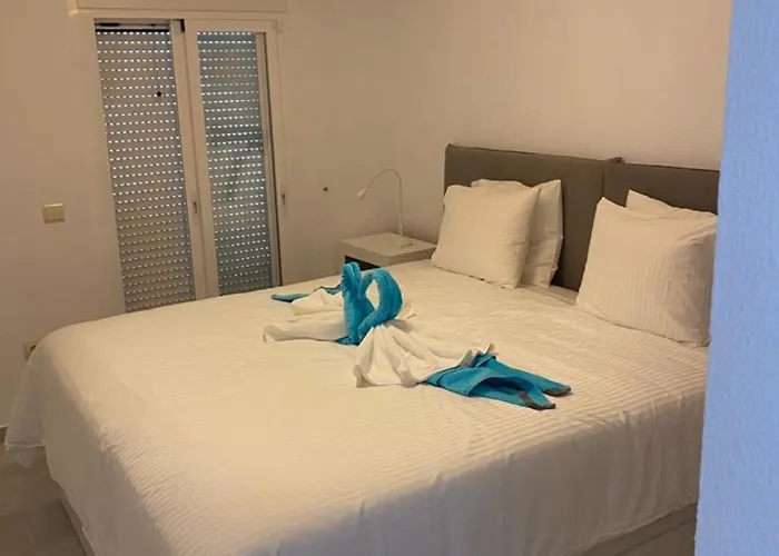 Semesterbostad Frontline Townhouse El Rosario- 4 Bedrooms