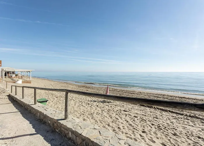 Frontline Townhouse El Rosario- 4 Bedrooms Semesterbostad *