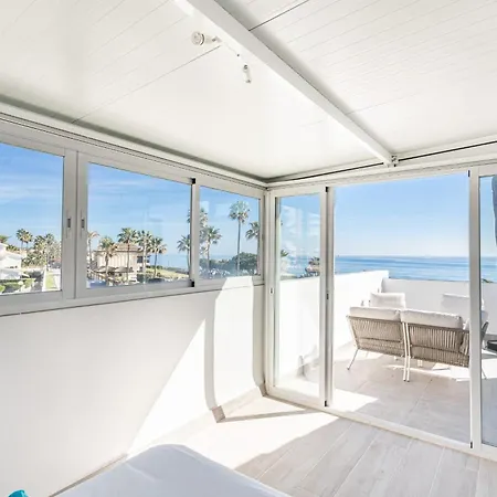 Frontline Townhouse El Rosario- 4 Bedrooms بيت للعطل *