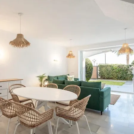 Vakantiehuis Frontline Townhouse El Rosario- 4 Bedrooms