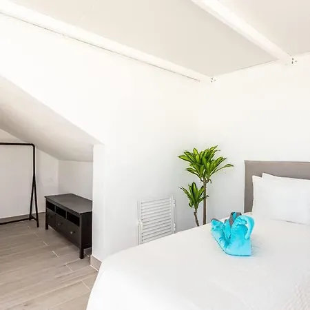 Frontline Townhouse El Rosario- 4 Bedrooms Vakantiehuis