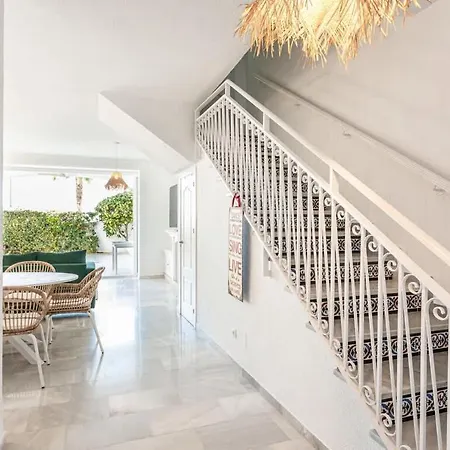 Vakantiehuis Frontline Townhouse El Rosario- 4 Bedrooms