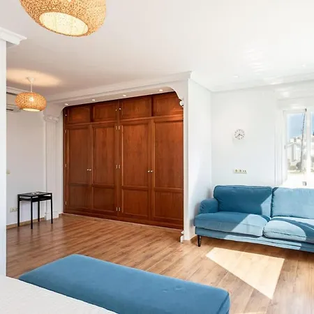 Vakantiehuis Frontline Townhouse El Rosario- 4 Bedrooms *