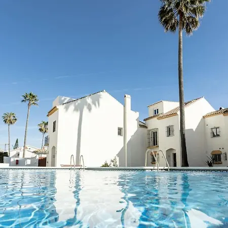 Vakantiehuis Frontline Townhouse El Rosario- 4 Bedrooms