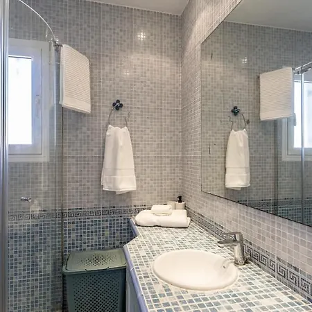 Frontline Townhouse El Rosario- 4 Bedrooms * Марбелья