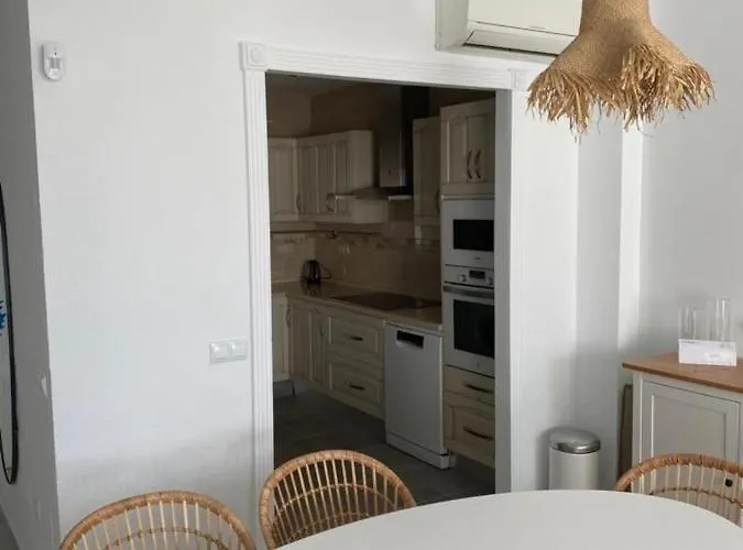 Frontline Townhouse El Rosario- 4 Bedrooms * מארבלה