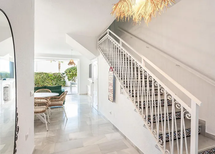 Frontline Townhouse El Rosario- 4 Bedrooms בית נופש *