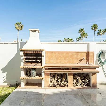 Frontline Townhouse El Rosario- 4 Bedrooms Semesterbostad *