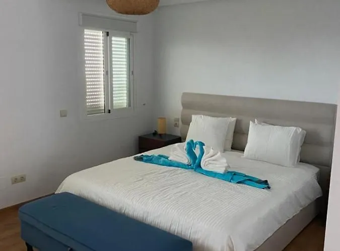 Semesterbostad Frontline Townhouse El Rosario- 4 Bedrooms Marbella