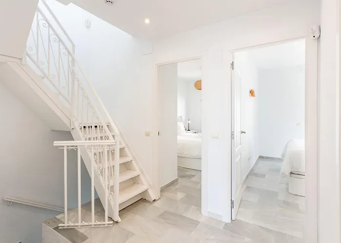 Frontline Townhouse El Rosario- 4 Bedrooms * Marbella