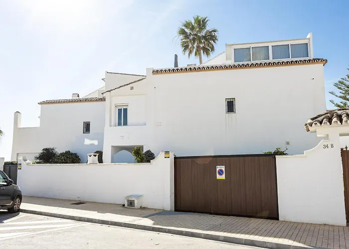 Semesterbostad Frontline Townhouse El Rosario- 4 Bedrooms *