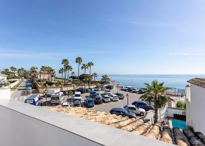 Frontline Townhouse El Rosario- 4 Bedrooms Marbella