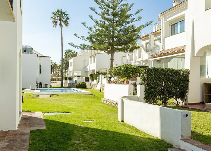 Frontline Townhouse El Rosario- 4 Bedrooms * Marbella