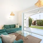 Frontline Townhouse El Rosario- 4 Bedrooms Dom wakacyjny *